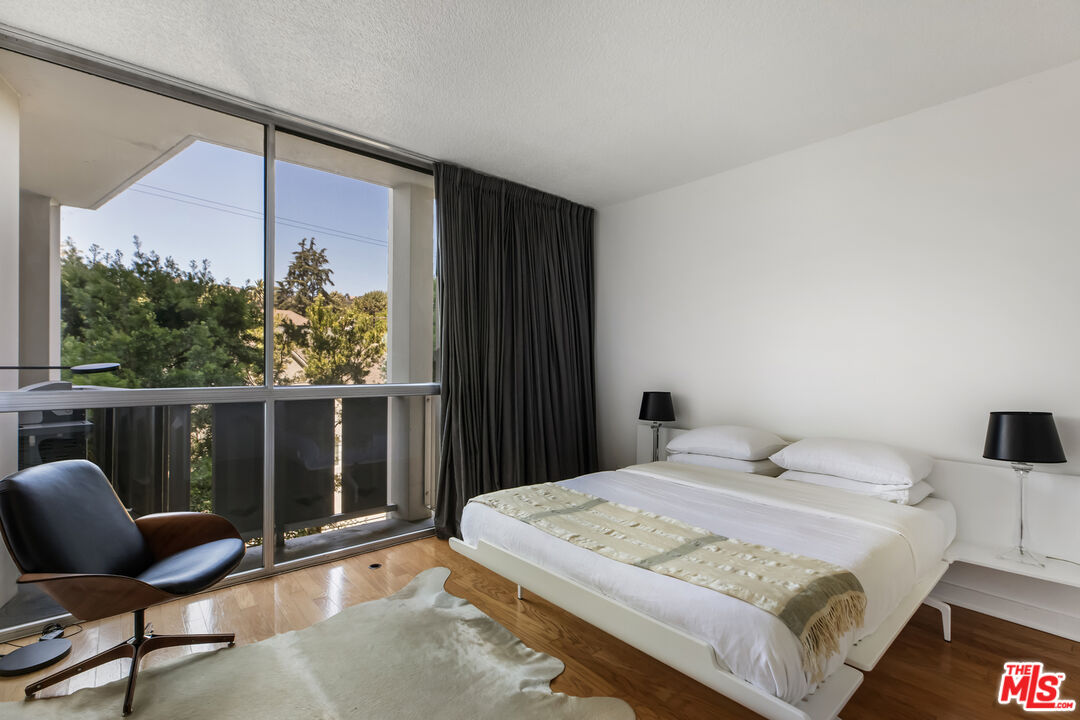 4411 Los Feliz Blvd Unit: 306