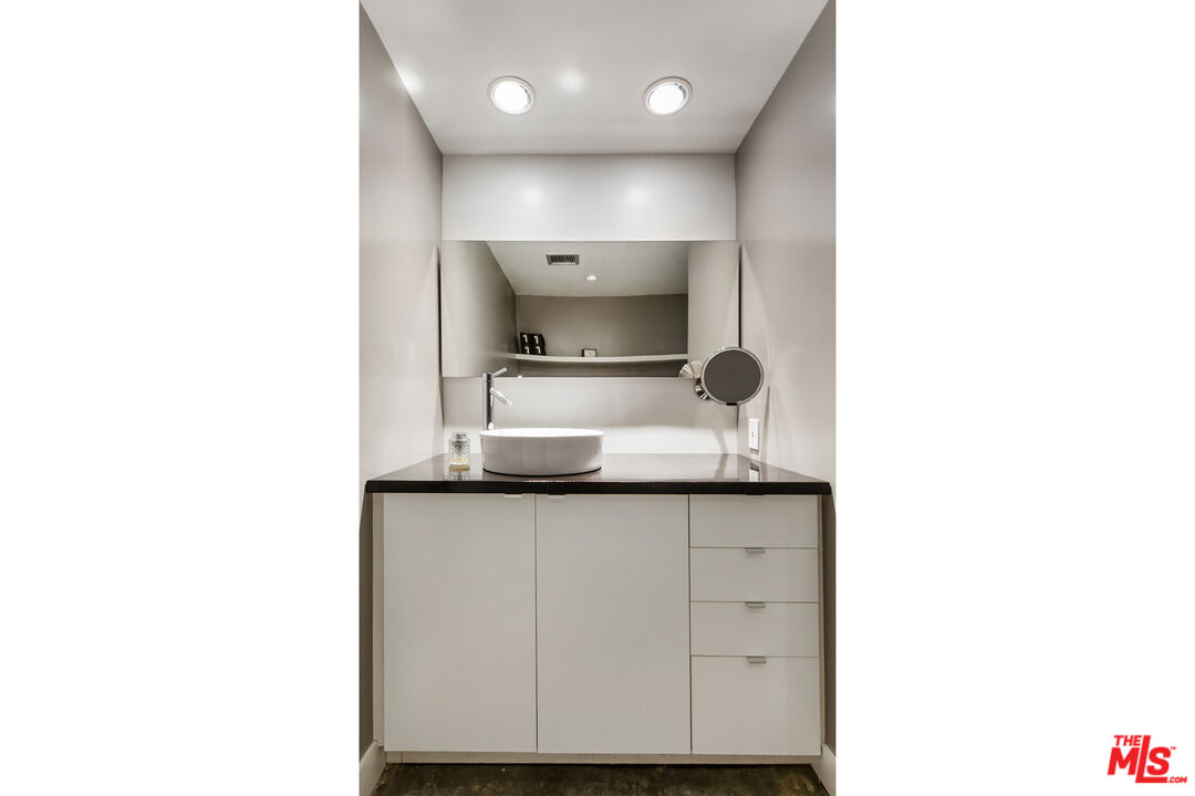 4411 Los Feliz Blvd Unit: 306