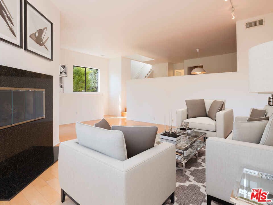 3023 BERKELEY AVE Unit: 8