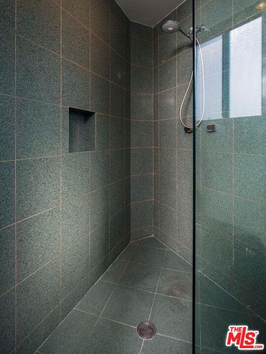 3023 BERKELEY AVE Unit: 8