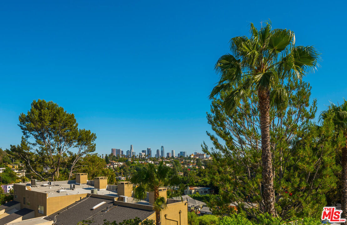 3023 BERKELEY AVE Unit: 8