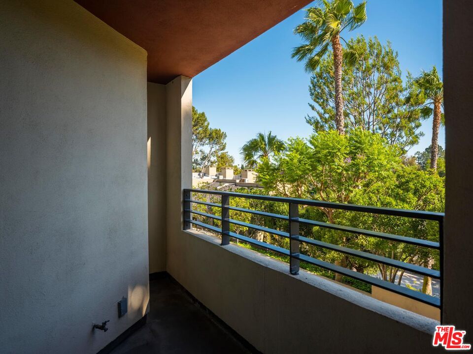 3023 BERKELEY AVE Unit: 8