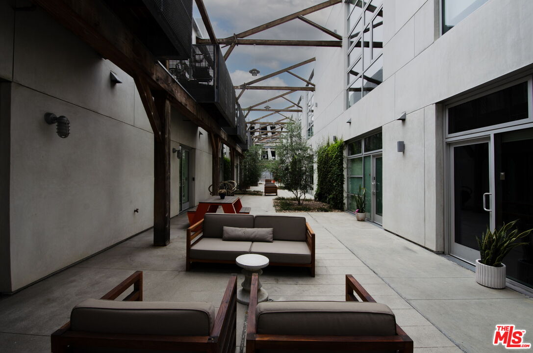 527 Molino St Unit: 217