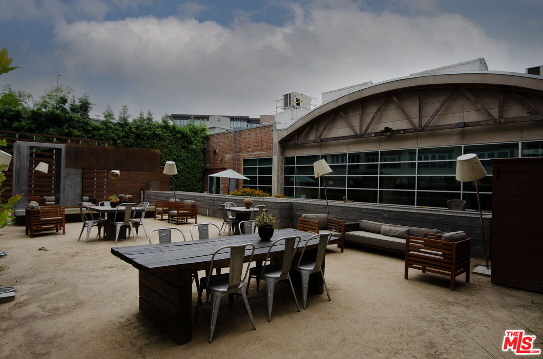 527 Molino St Unit: 217