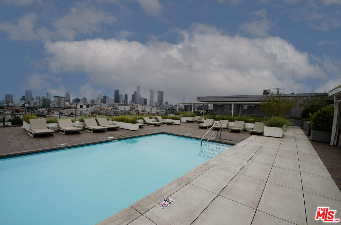 527 Molino St Unit: 217