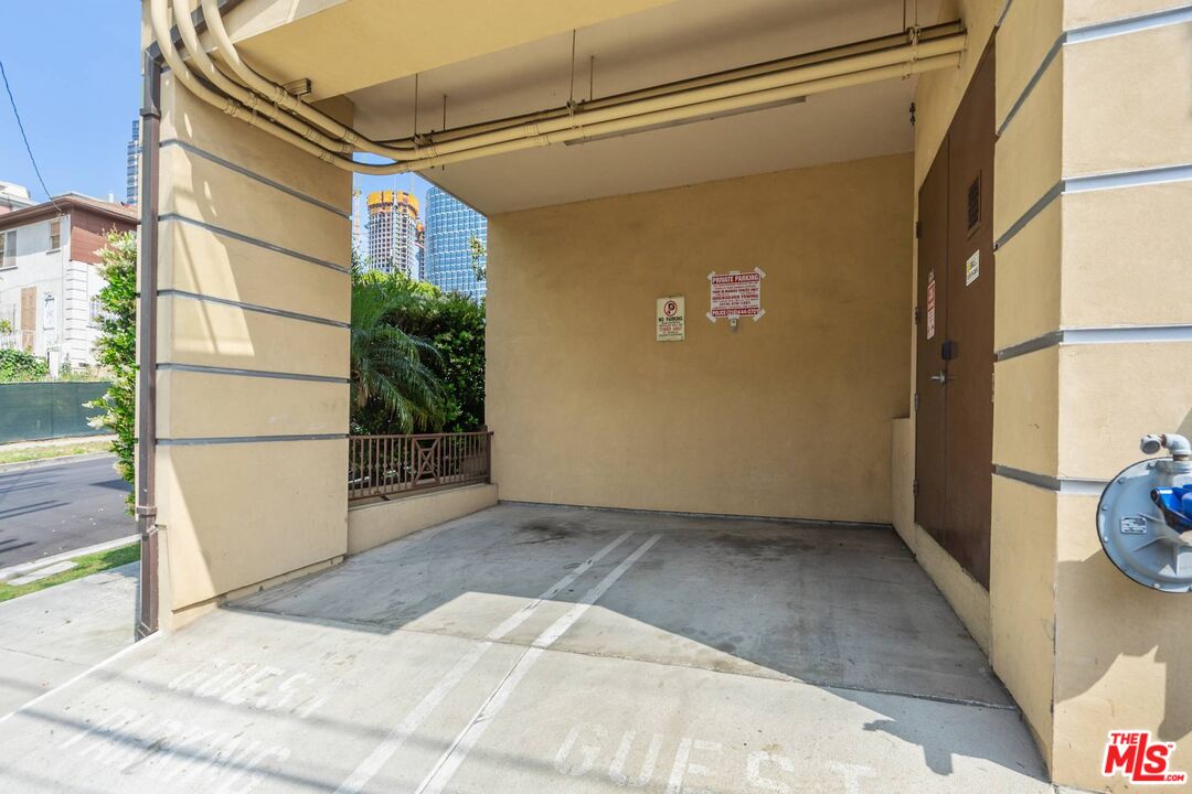 1825 FOX HILLS DR Unit: 101