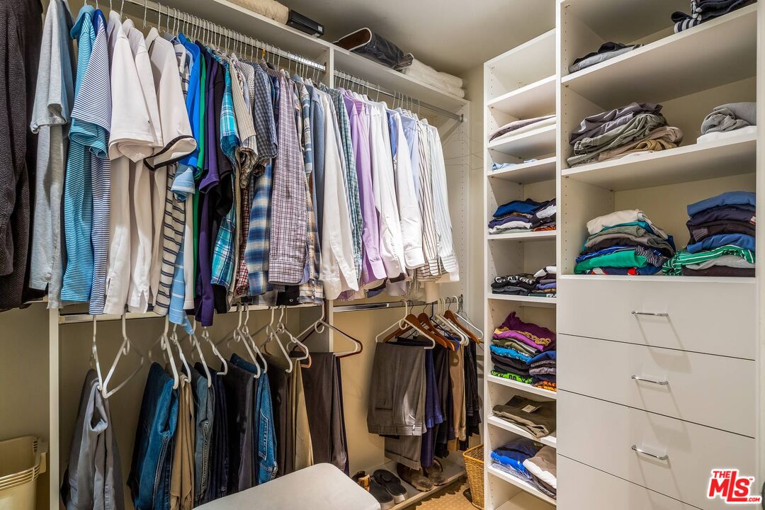 1825 FOX HILLS DR Unit: 101