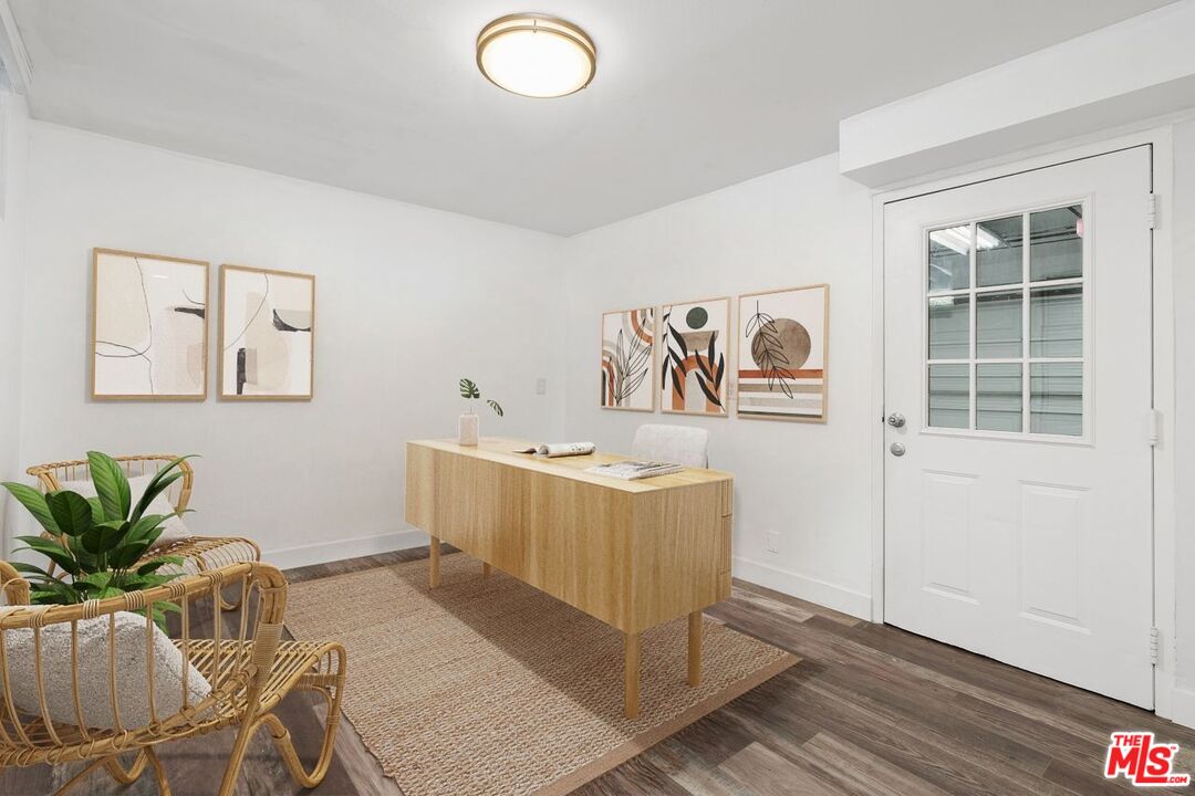 5100 Riverton Ave Unit: 14