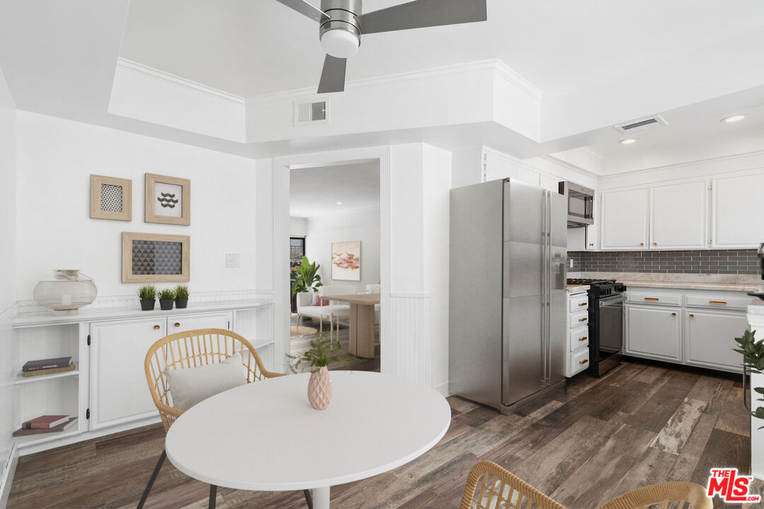 5100 Riverton Ave Unit: 14