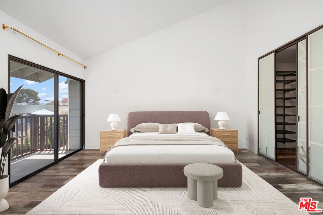 5100 Riverton Ave Unit: 14