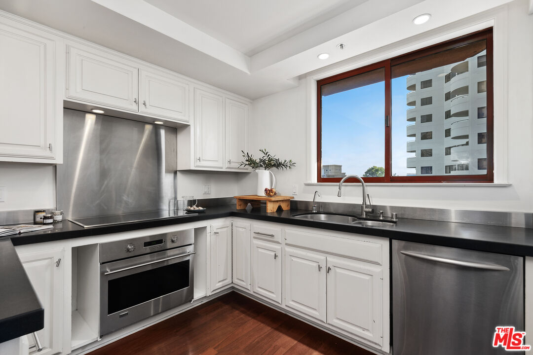 10550 Wilshire Blvd Unit: 305