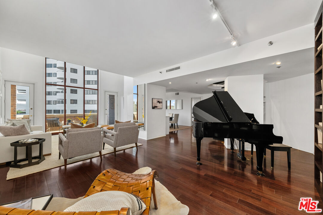 10550 Wilshire Blvd Unit: 305