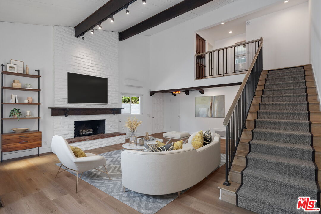 8809 Wonderland Park Ave