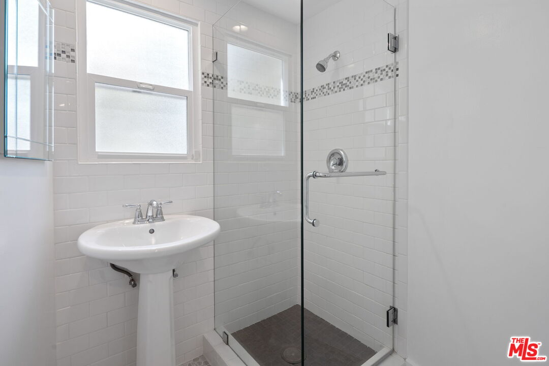 8809 Wonderland Park Ave