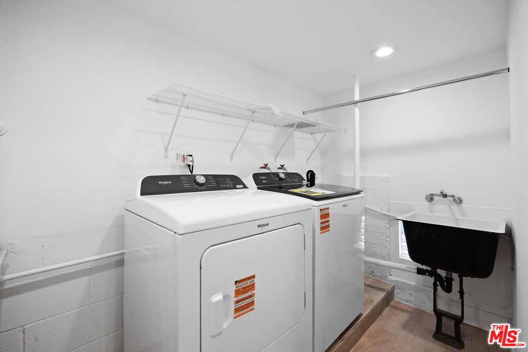 8809 Wonderland Park Ave