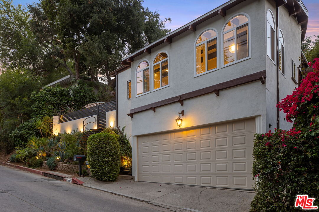 8809 Wonderland Park Ave