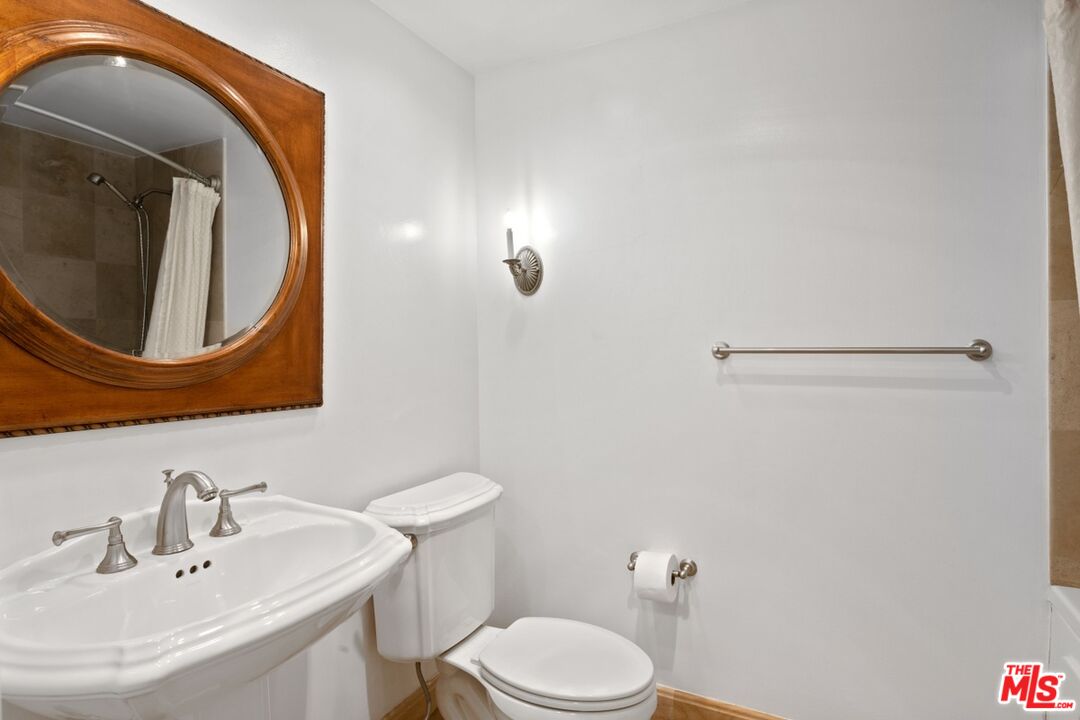 1375 Kelton Ave Unit: 103