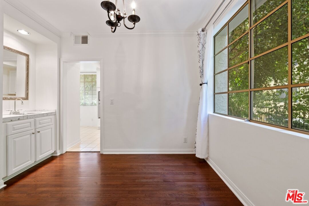 1375 Kelton Ave Unit: 103