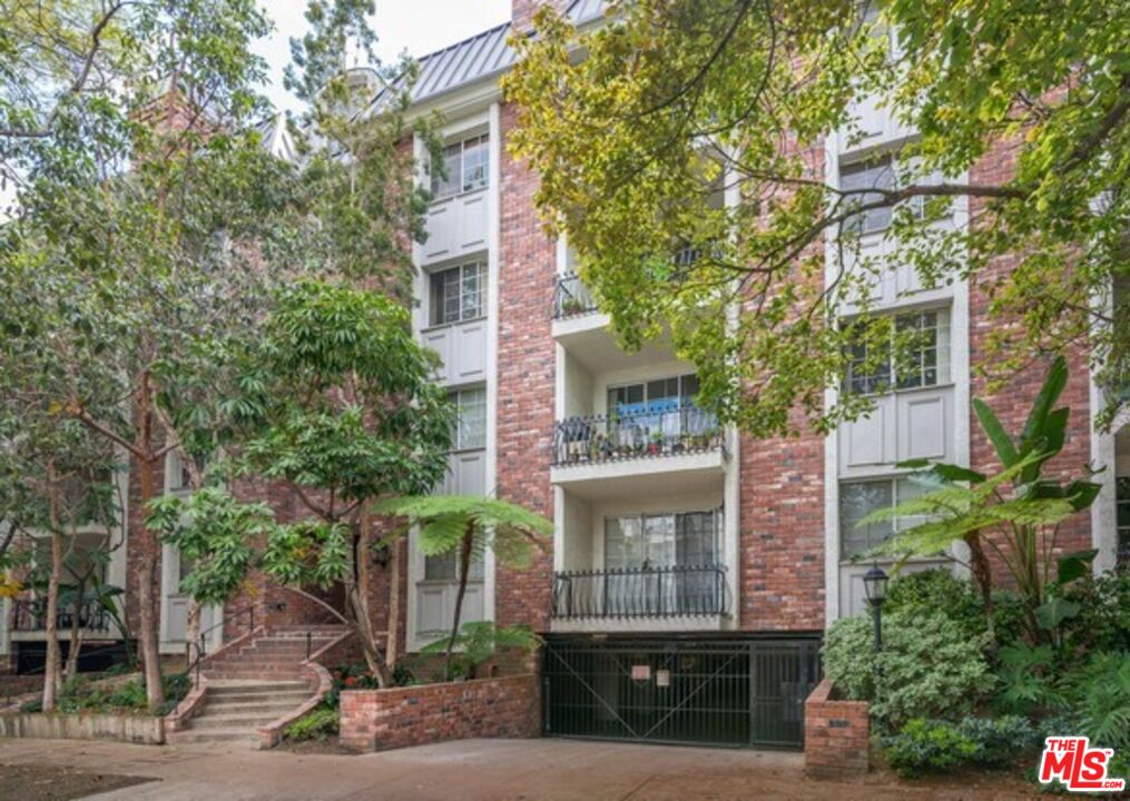 1375 Kelton Ave Unit: 103