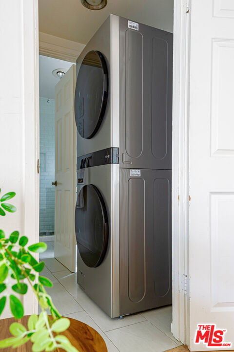 1228 N La Cienega Blvd Unit: 205