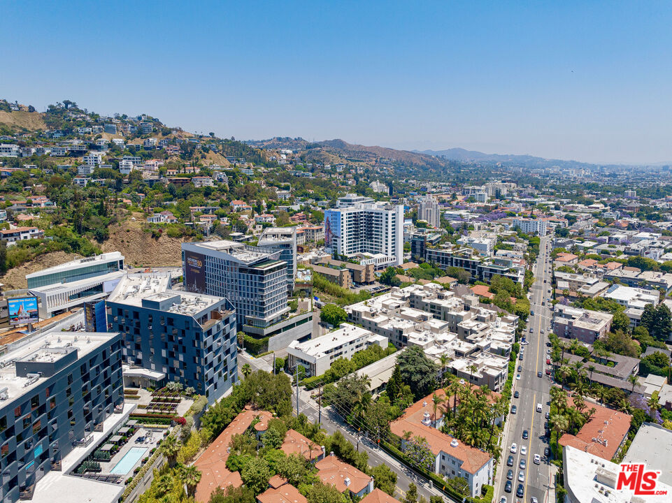 1228 N La Cienega Blvd Unit: 205