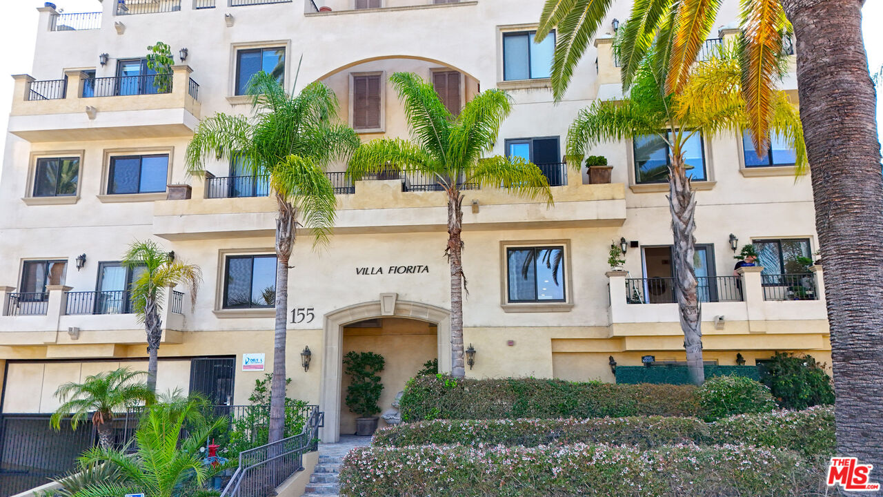155 N Hamilton Dr Unit: 402