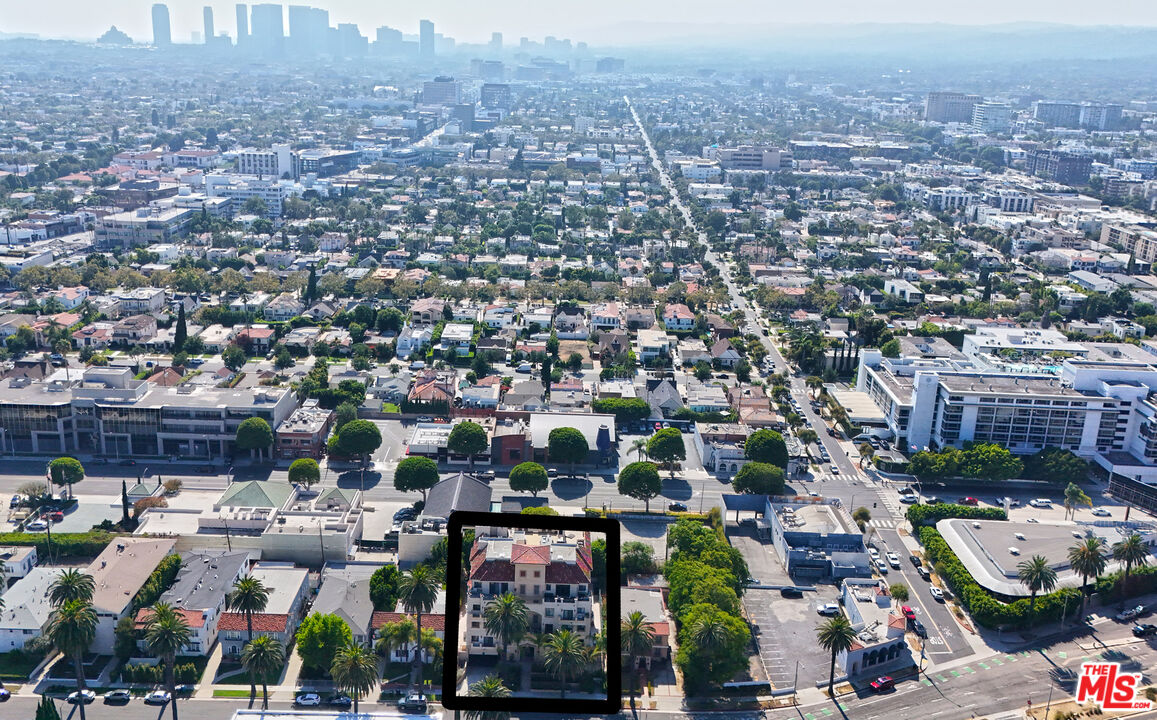 155 N Hamilton Dr Unit: 402