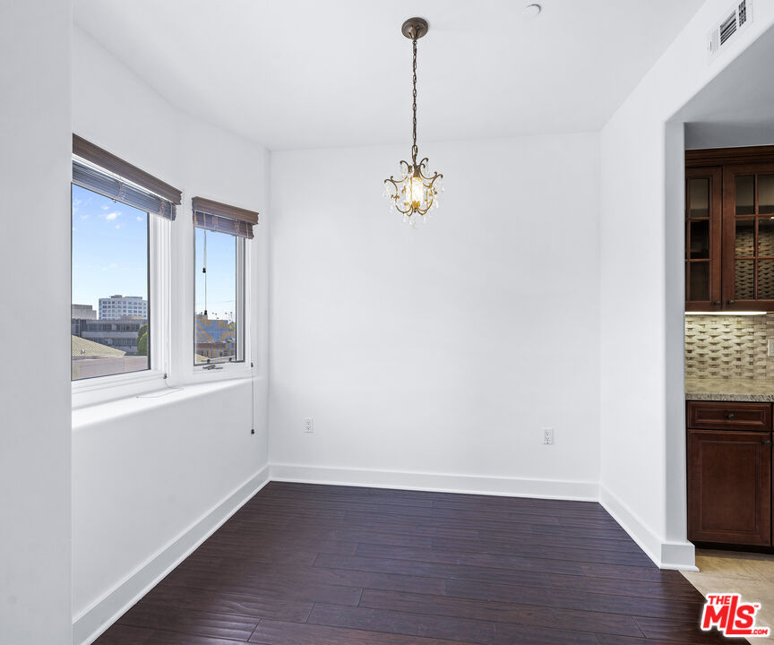 155 N Hamilton Dr Unit: 402