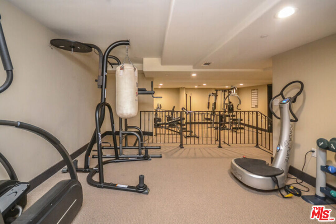 155 N Hamilton Dr Unit: 402