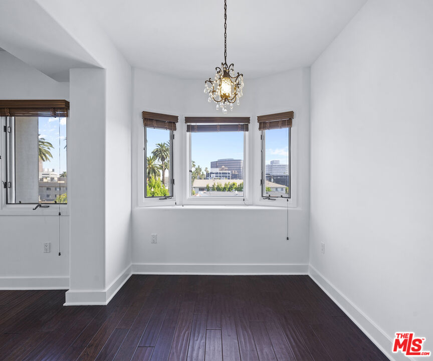 155 N Hamilton Dr Unit: 402