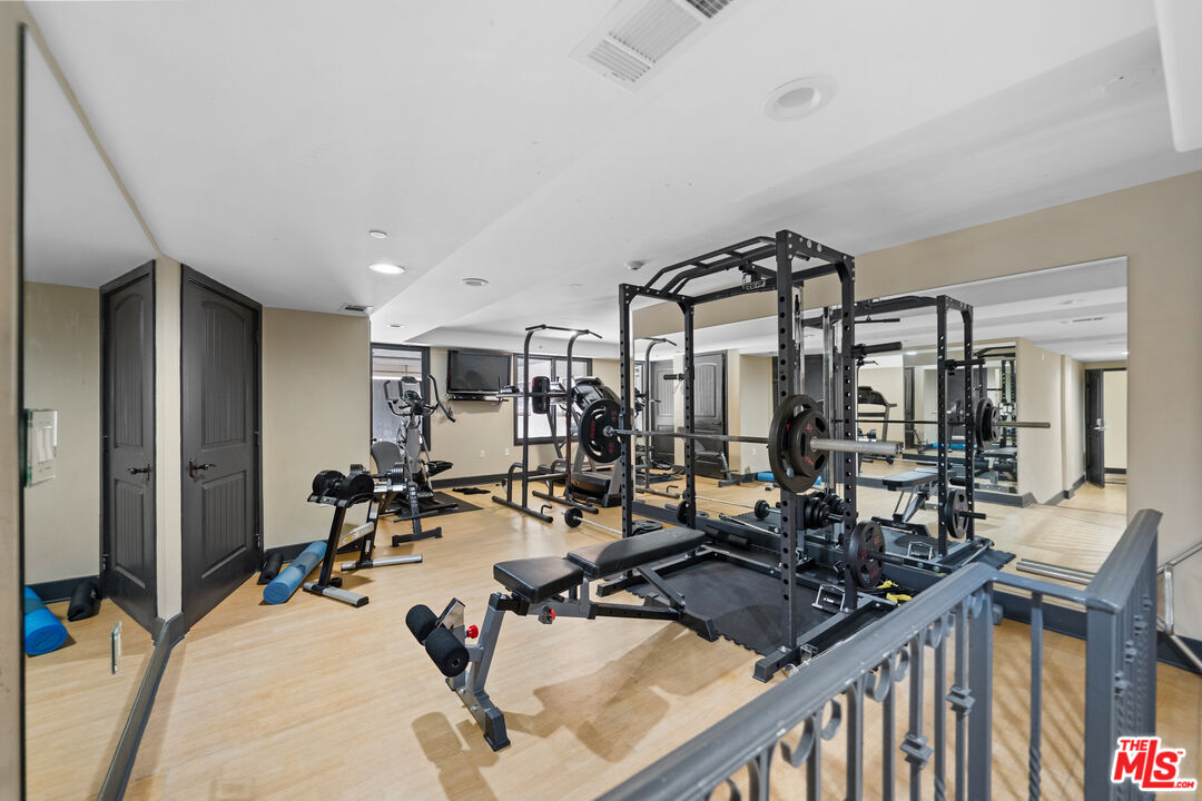 155 N Hamilton Dr Unit: 402