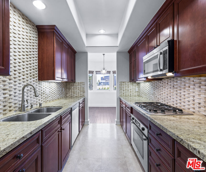 155 N Hamilton Dr Unit: 402