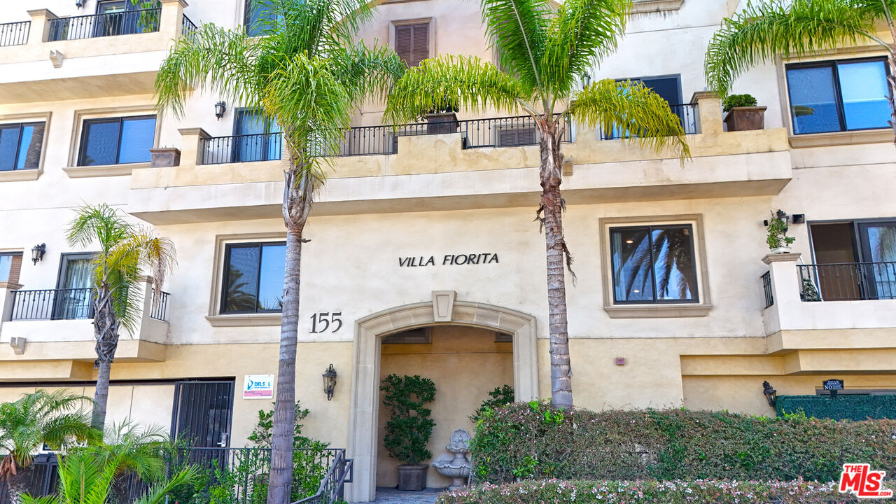 155 N Hamilton Dr Unit: 402