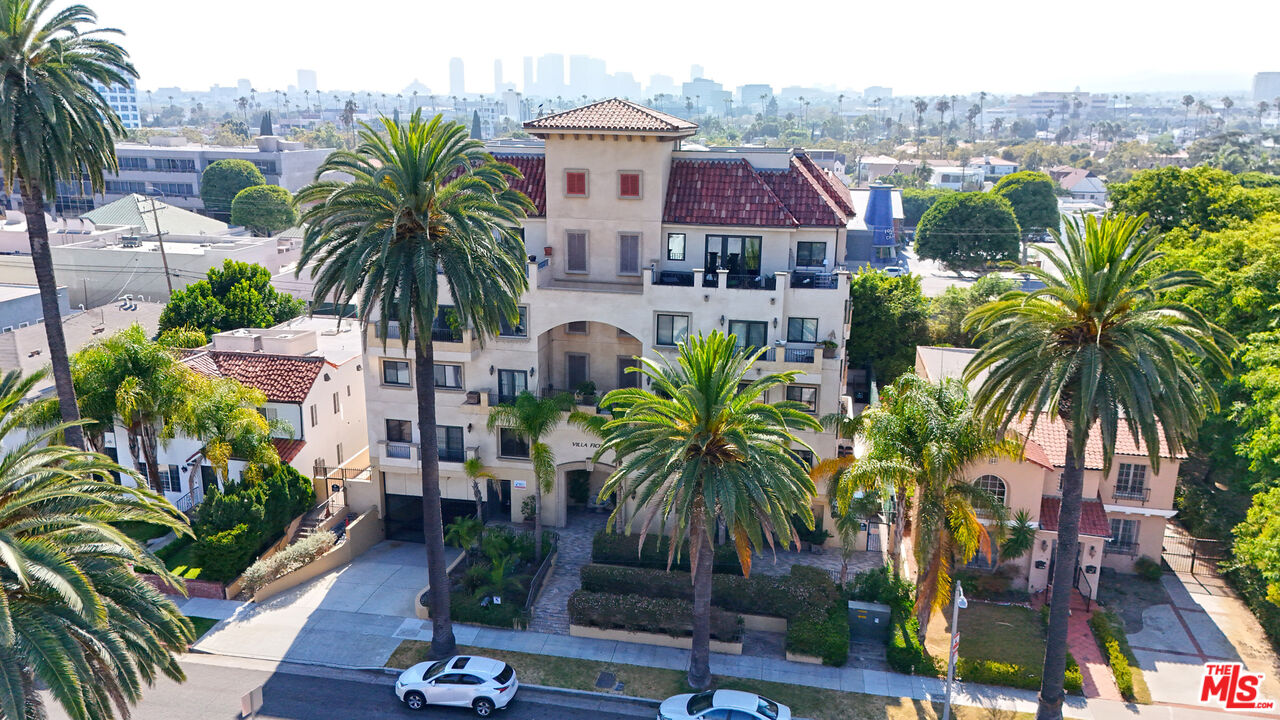 155 N Hamilton Dr Unit: 402