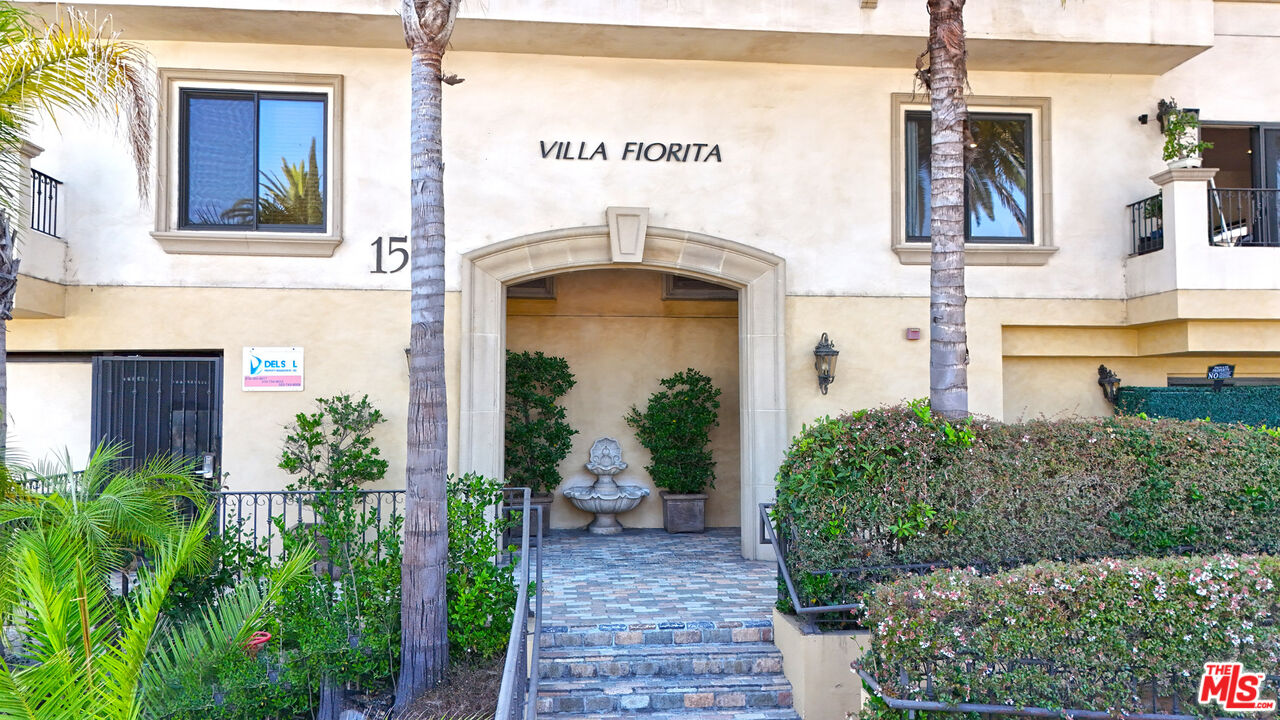 155 N Hamilton Dr Unit: 402