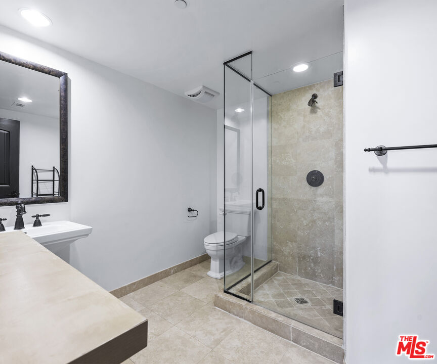 155 N Hamilton Dr Unit: 402