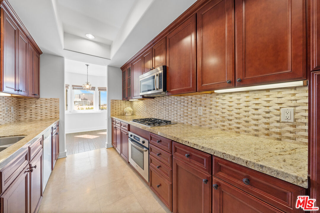 155 N Hamilton Dr Unit: 402