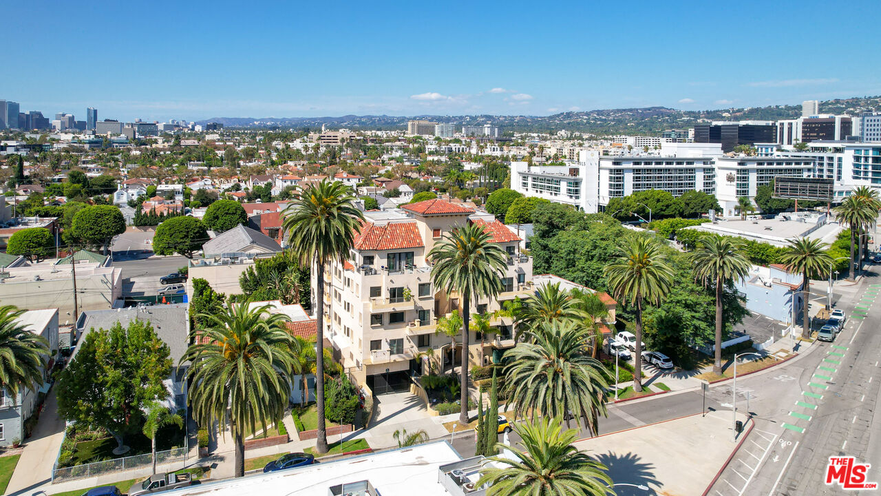 155 N Hamilton Dr Unit: 402