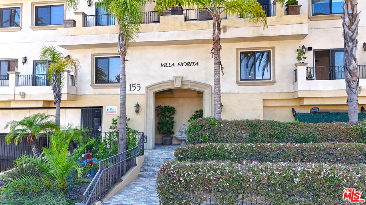 155 N Hamilton Dr Unit: 402