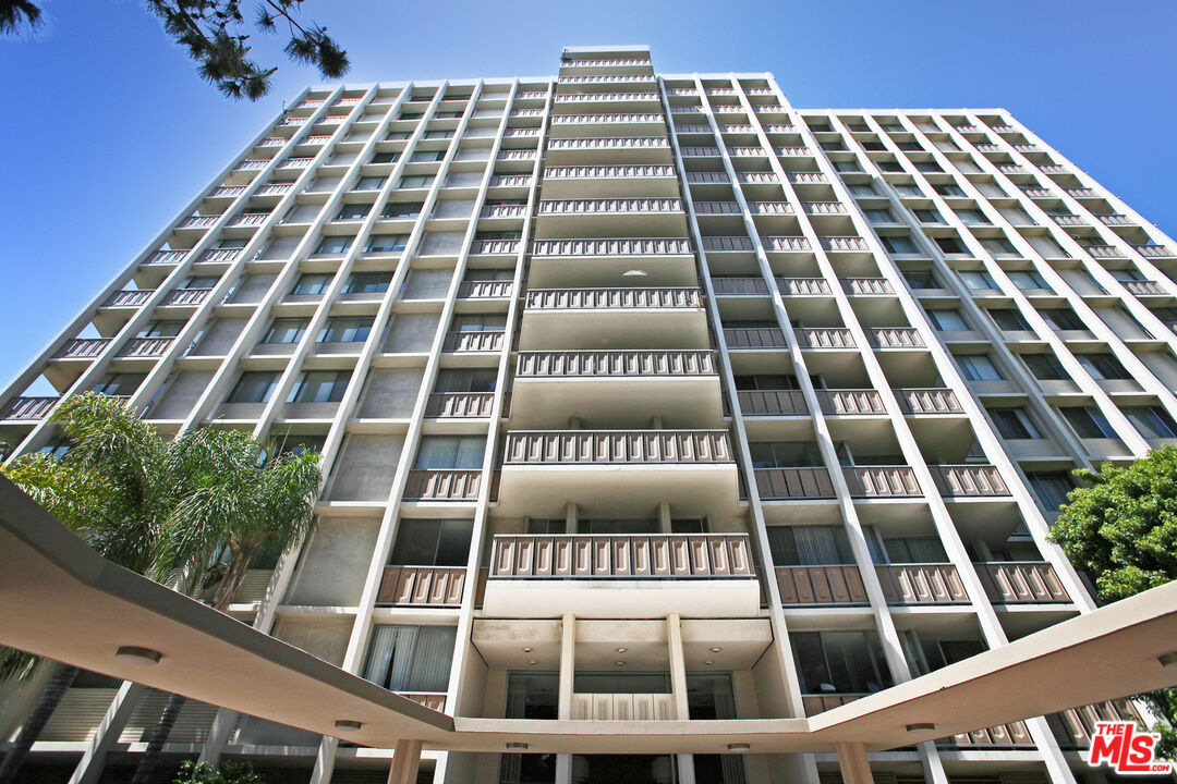 4455 Los Feliz Blvd Unit: 907