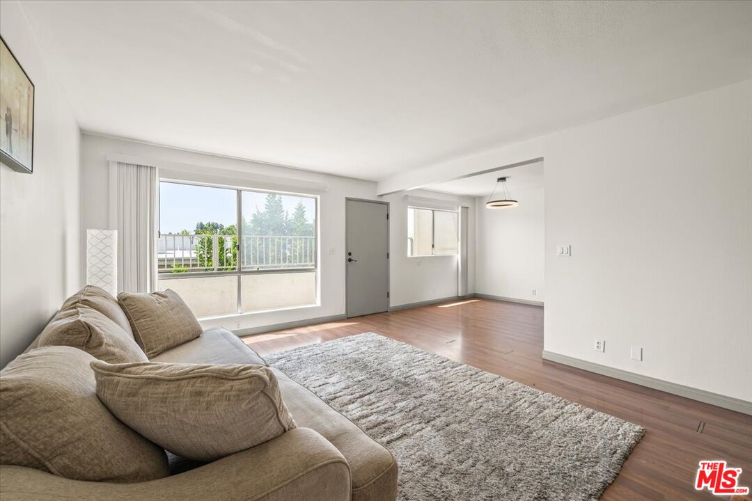 15015 Sherman Way Unit: 316