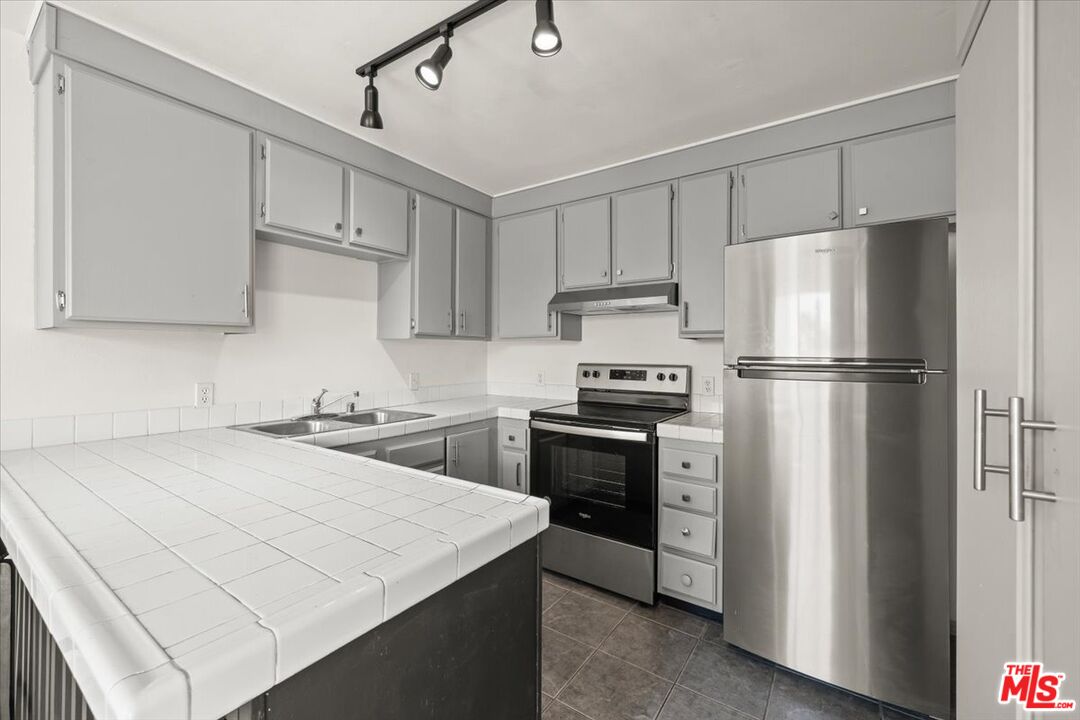 15015 Sherman Way Unit: 316