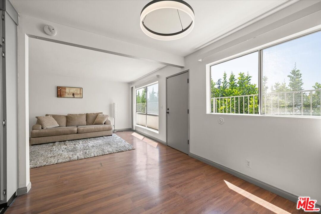 15015 Sherman Way Unit: 316