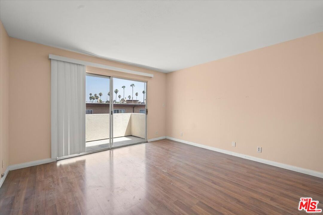 15015 Sherman Way Unit: 316