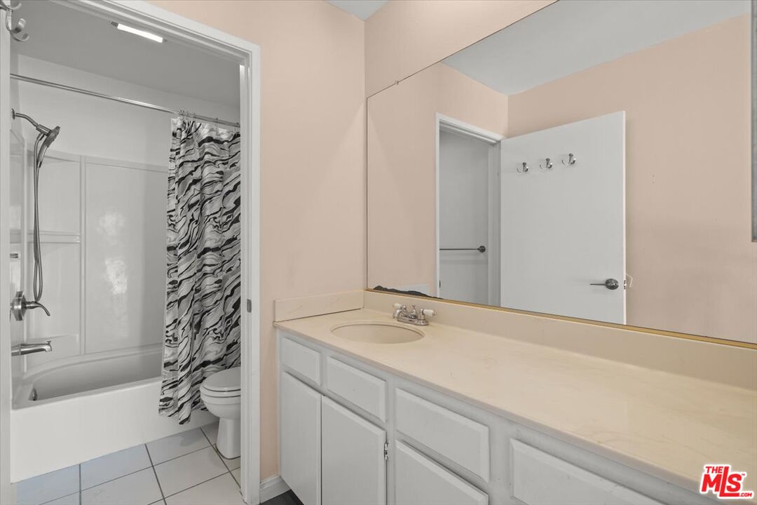 15015 Sherman Way Unit: 316