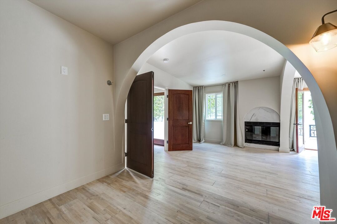 1754 Franklin Canyon Dr