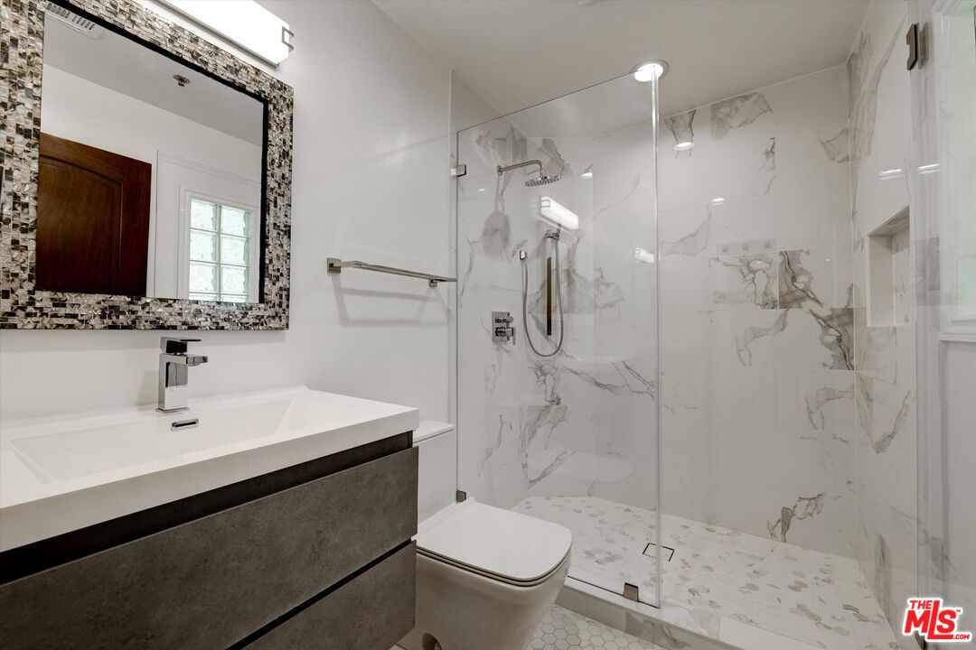 1754 Franklin Canyon Dr