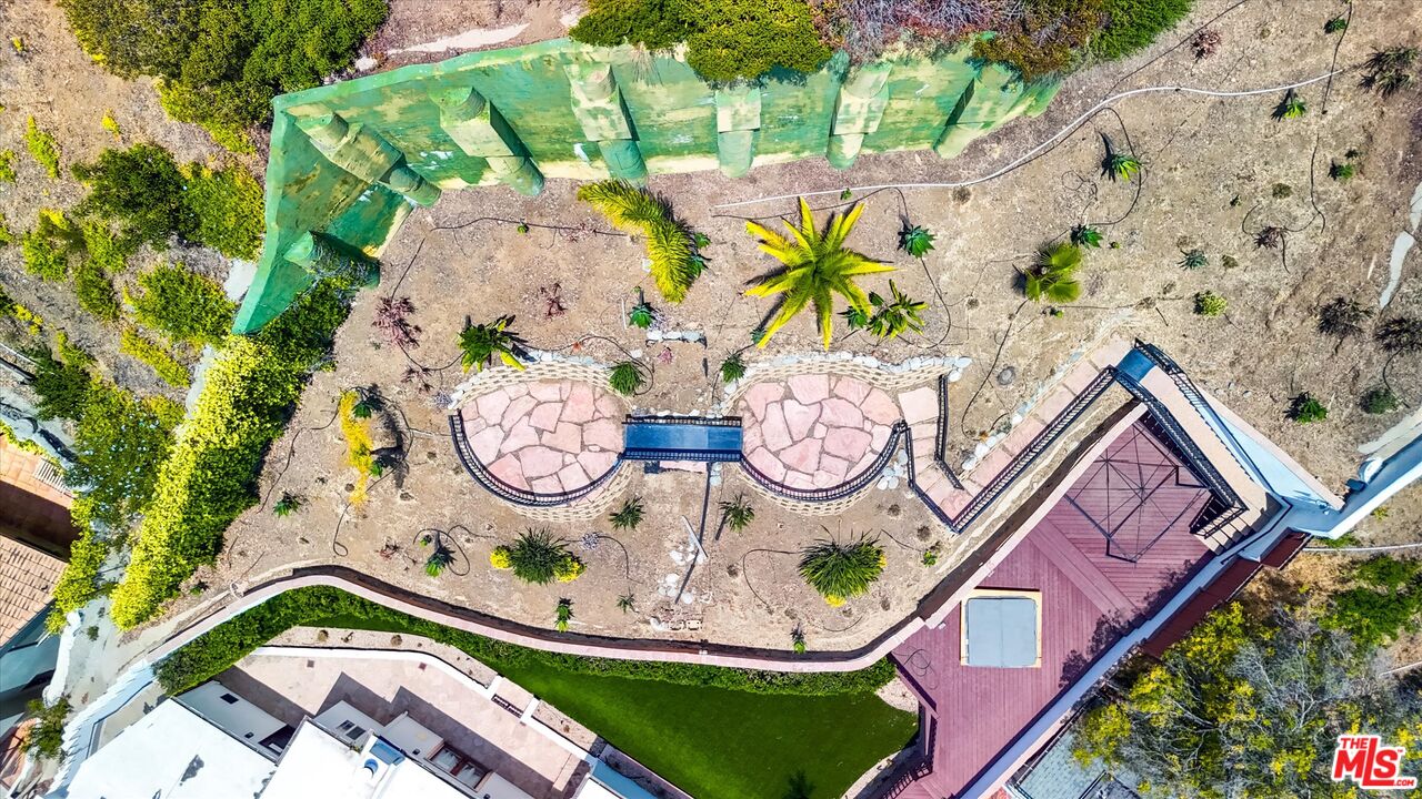 1754 Franklin Canyon Dr