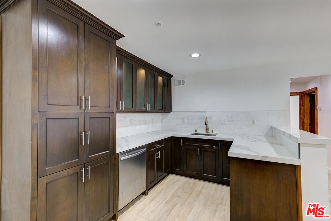 1754 Franklin Canyon Dr