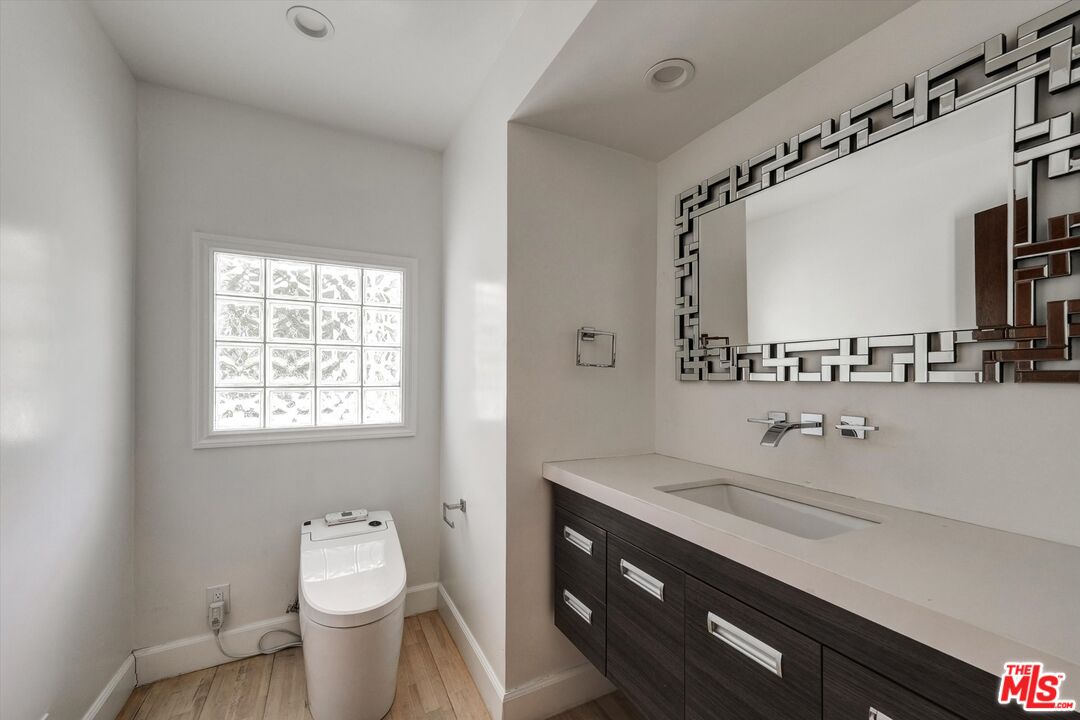 1754 Franklin Canyon Dr